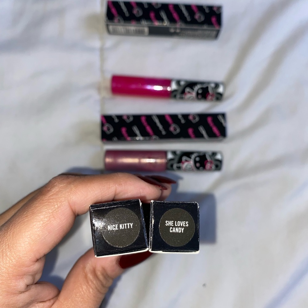 MAC Cosmetics Hello Kitty Makeup Collection 2009 - Picture 5 of 16